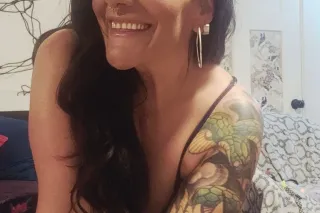 PAWG MILF BIG BOOTY CAM MODEL AVAILABLE NOW! photo 6