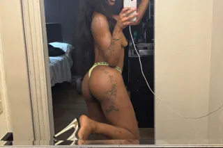 Slim thick & Petite🍫 Come Drown 💦 Pretty😻Qv Special today babe! incall & outcall