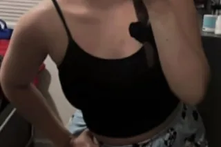 hermosa con grandes curvas y bien traviesa en la cama fresquesita papi para ti photo 4