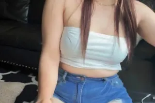 hermosa con grandes curvas y bien traviesa en la cama fresquesita papi para ti