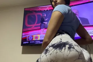 cachonda latina con rico cuerpo