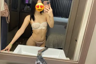 Your sweetheart arrived today, come and have a super fun time photo 3