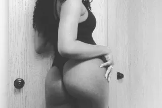 new girl 😀 in the neighborhood 😉 looking for a tour around the town wanna see pound town photo 5