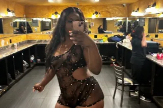 Your Guiltiest Pleasure💋🍫 photo 4
