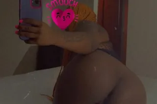 incalls / Outcalls come see this tight and wet fat pussy 🤪 photo 5