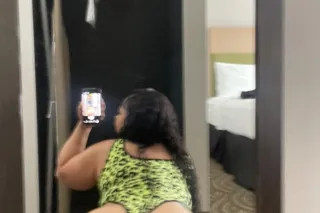 Soft Skin Yellow Bone 🍑 HEAVEN ON EARTH😝 BACK IN TOWN 👀 💦 photo 4