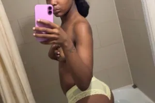 Honey is back full time come see me today for a special photo 11