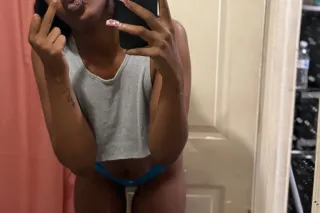 Honey is back full time come see me today for a special photo 6