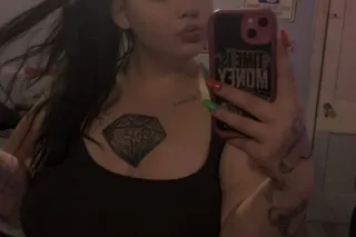 pretty thick white woman photo 4