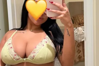 Hola soy una hermosa latina disponible en este momento 😍😍 photo 3