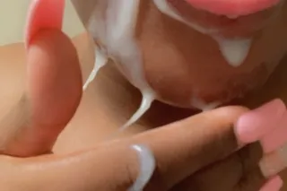 THEE BEST THROAT 🍆👅 CUM SEE TS ROXXY photo 2