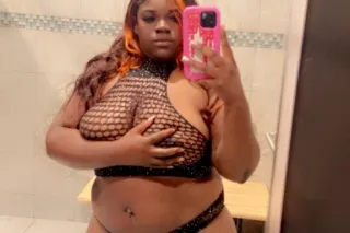 Lets Meet Im The Perfect Treat 💕available now don't miss out💕📲 photo 2