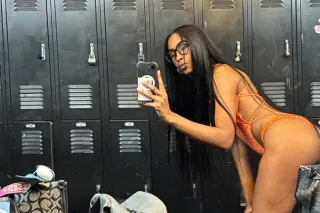 I'm available daddy to please you very rich