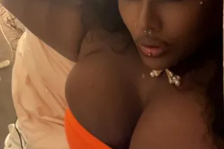 Thick chocolate slut ready to please 💦 TEXT "2026" for specials photo 5