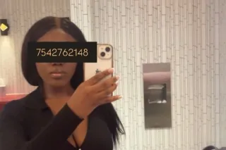 🍓5'2 petite treat 🍓🫧 photo 2