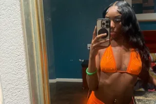 SEXY PETITE FANTASY GIRL🍫🥰💜 CUM GET SOME STRESS OFF BABY🫣😝FETISH FRIENDLY💦 💫 photo 2