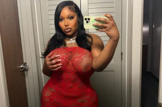 NEW HERE 👋🏽Freaky with a Fat Ass 🍑Pretty Feet 👣 COME FREAK ME NIGGA photo 4