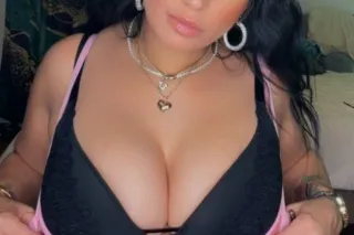 upscale Stacy photo 4