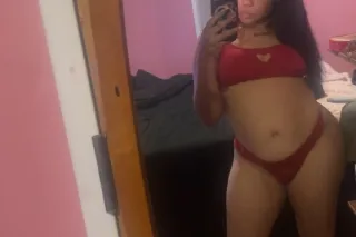 Petite Dominican photo 2