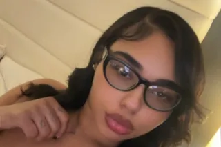 Curvy 24 Year Old BOMBSHELL photo 3