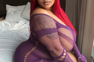 I LOOK BETTER THAN HER ☝🏽 AND HER👇🏽 photo 3