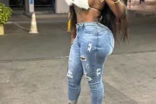 Sexy woman that I'm only here to fulfill all your desires photo 2