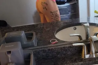 I promise everytime you scroll passed me, you're missing out. photo 4