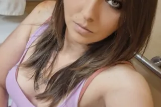 come get a taste and a feel of heaven between my thick thighs daddy photo 3