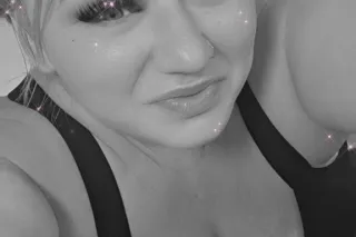 mature blonde green eyes busty big beautiful woman BBW ready to please u babyboi HABLA ESPANOL photo 3