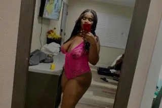 (Here For A Good Time Not A Long Time )Throat Goat Big Booty Chocolate Ebony👅💦