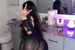 hosting north/downtown catch me in townnn babe🥰 photo 5