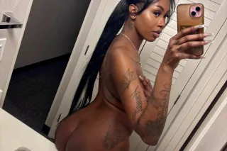 Sexy Playmate 🫦 Bubbly 🫧Personality ✨🍒 LETS HANG OUT 😋💦 photo 3