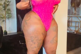 Classy but sassy sexy and sensual it's Miss Juicy photo 9