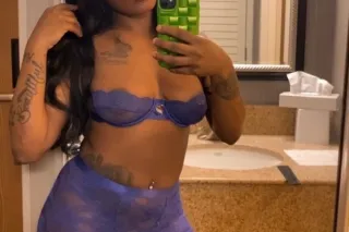 Slimm Petite W/ a FAT ASS 💦😻💙 BACK IN TOWN ‼ photo 2