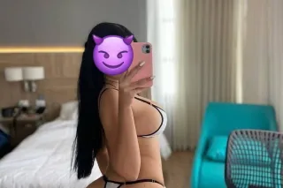 chica sexi latina disponible para darte un servicio excelente🤤 photo 2
