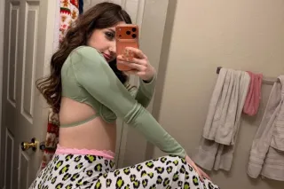 💦Wet and tight pu$sy💦💯😜 Cum eat me out🥰😝 photo 4