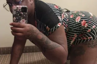 Tatted Smooth soft Mami🤤🥰👅🍑🧠🫦🤤