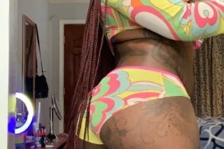 Short Sexxi lol & Thick Mature Ebony photo 3