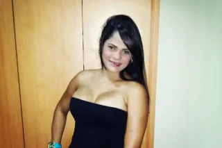 Latina Cachando photo 3