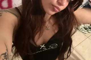 emo cute girl looking to have fun💦 photo 2