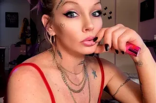 If your scrolling right now.. your being bad.I like bad. 😈💋 Moving soon !! dont miss me 💋💋💋 photo 7