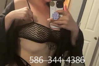 in town ☺🏆 incalls and ft shows photo 4