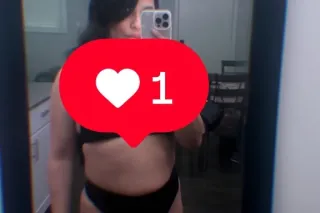 Petite Slim Frame Latina With A Nice Ass🍑 very soft and firm body AND beautiful 🐱😍