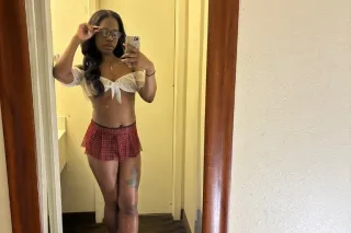 LAST NIGHT HERE W/ MISS LEYAH 🍎📏💦 photo 3