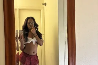 LAST NIGHT HERE W/ MISS LEYAH 🍎📏💦 photo 4