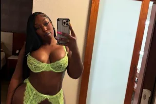 t foxie chocolate Ebony 🍑 t--s girl 💦💦