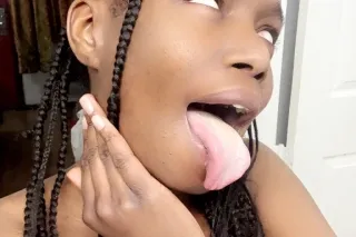 Bustdown Baddie😛😛😛 MUST HAVE facetime to verify! Outcalls only photo 4