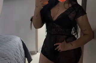 Sexy latina🍑😋 photo 4