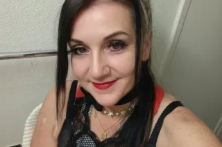 WHO NEEDS SOME FEMALE ATTENTION photo 3
