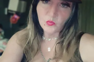 WHO NEEDS SOME FEMALE ATTENTION photo 6